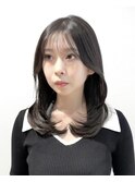 【くびれミディアム】シースルーレイヤー暗髪透明感グレージュ