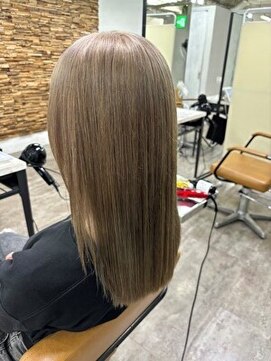 プライズ アイリス 池袋東口店(prize Iris) ミルクティーカラーミルクティーアッシュ冬カラーハイトーン池袋