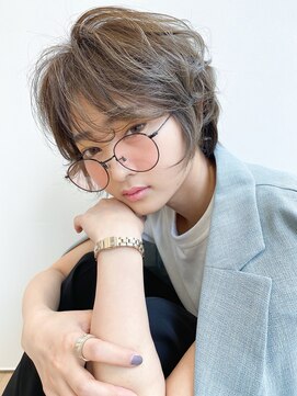 ドラマティックヘア(DRAMATIC HAIR) マットグレー×ムーブショート