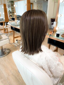 ネオリーブ チロル 横浜西口店(Neolive CiroL.) 赤みおさえ　オリーブベージュカラー