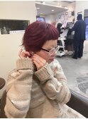オン眉ショートとワインレッドカラー
