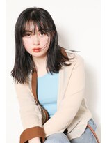 エイミー(amy.)&nbsp;ぱっつんカット＋艶髪カラー