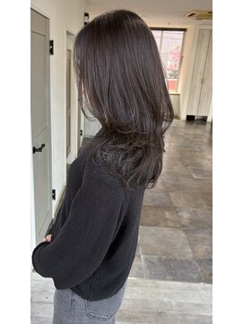 リズム(lysm) レイヤーカット × グレージュ