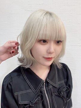 ルィ 名古屋栄(llwy) ホワイトブロンド