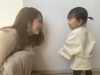 ラフ バイ マグ 南松本(R.A.F. by Mag)の写真/お子様連れの方も大歓迎！キッズスペース付きの個室でゆっくり過ごせるプライベートサロン♪