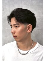 トラスト ザ バーバー 東京駅日本橋店(TRUST the Barber)&nbsp;テーパーフェード/センターパートスタイル