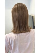 アイビー(Ivy)&nbsp;結べる長さのぱつっと長めボブ　大人ハイライト