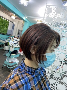 ヘアクラブリューズ フォアキングアンドクウィーン(HairClub RYU's for King&Queen) 後頭部がかわいいボブ