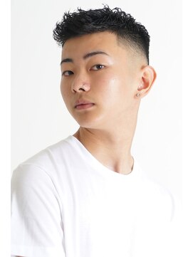 にもう フレッシュベリーショートワイルドアップバングスキンフェード1