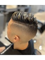 フランクスバーバー アンド ビアークラブ(FRANK'S BARBER and BEER CLUB)&nbsp;ハイスキンフェードラインアート