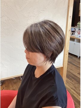 ロータス(LOTUS) ショートボブハイライト