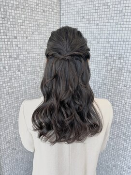 ザック ヴィ(ZACC vie) ハーフアップアレンジ