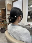 【ヘアセット】パールが際立つ、大人艶シニヨンスタイル