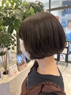 アストレアバイイーリス(ASTRAEA by Iris) ダークカラー×レイヤーボブ