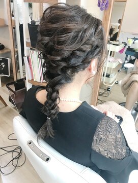 ロカット サロン(Roquat Salon) ロングゆるふわ編み込みアレンジ【ヘアアレンジ 立川/立川南】