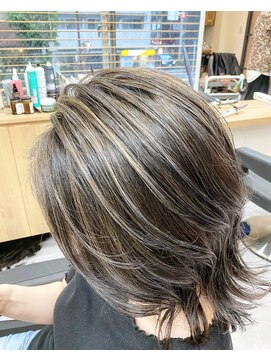 ラクヘアー 上福岡店 ハイライトカラー/フォルムカット/外ハネミディアム/ナチュラル