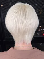 テテ(TETE)&nbsp;ホワイトショート長堀橋×心斎橋