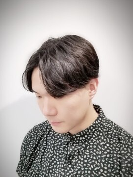 リバティシェアバーバー 銀座(LIBERTY SHARE BARBER) 【センター分けの方必見】カルマパーマスタイル【韓流】