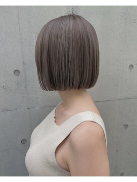 ユノ(juno) ボブとくすみベージュ