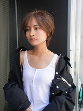 ギークス(GEEKS) 【GEEKS渋谷】大人ショートウルフ/グレージュ/冬カラー/20代30代