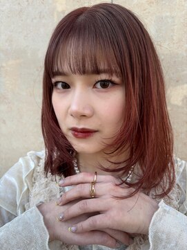 シーナ(scena) ピンクカラーにたっぷり顔周りレイヤー