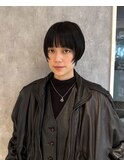 モードなショートボブ