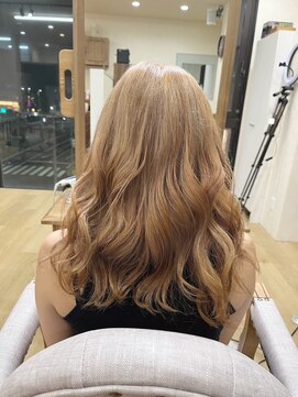 ミラシィ 成田(Mirashy) ハイライトカラーミルクティーベージュレイヤーカット