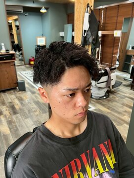 スタンドバーバー 柏(STAND BARBER) スペインカール/スパイキーショート/ブルーブラック/