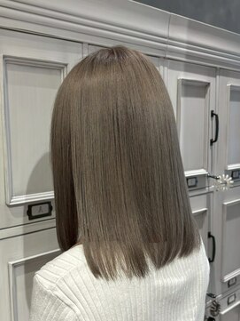 エスケープ トゥ ボナ(ESCAPE to bona.) 究極の透明感カラー×ストレートミディ/髪質改善