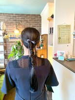 アズグロウヘアー(AS GROW HAIR)&nbsp;暗めカラースタイリッシュリボンアレンジ