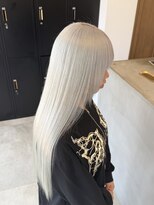 シェイト(ciate) White Instagram@ciatesara