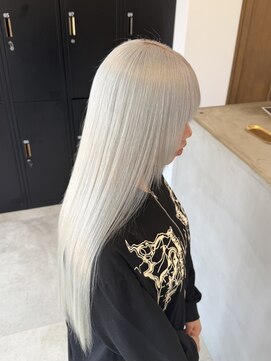 シェイト(ciate) White Instagram@ciatesara