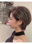 ショートボブ