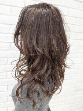 ミーティア バイ クアトロ(Meteor By QUATRO) 大人可愛いナチュラルベージュ