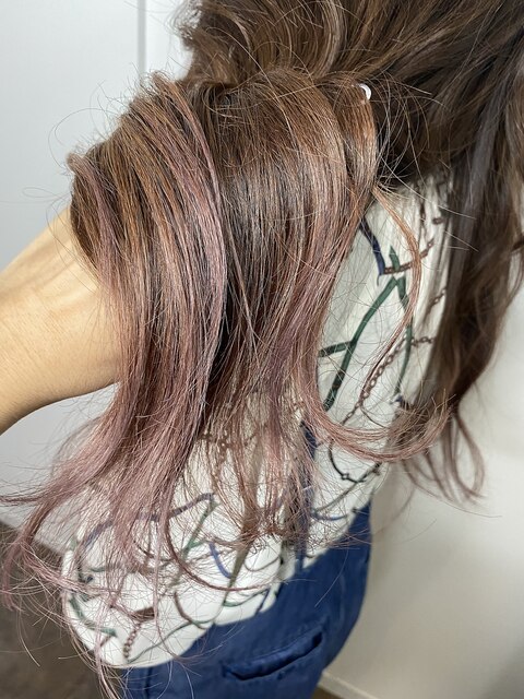 裾カラー × 韓国風ロングヘア