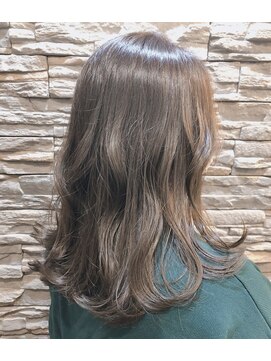 フィーカ(Fika) シアーベージュ×セミディ