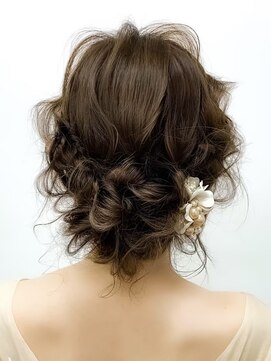 リディア 新宿東口店(Rydia) 大人可愛いお呼ばれヘアアレンジ★ルーズシニヨン 結婚式 二次会