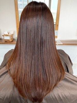 シュクルヘアー(Sucre Hair)の写真/【髪質改善メニュー】酸性縮毛矯正でキューティクルへの負担を減らし、時間がたっても滑らかな手触りに♪