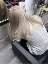 リア(riah) ダブルカラーミルクティーベージュレイヤーカット韓国ヘア