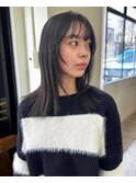 顔まわりレイヤー黒髪ストレートミディアムヘア