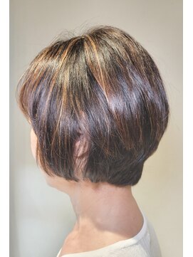 松本平太郎美容室 国立店 グラデーションショート×ヘアマニキュア×ハイライト