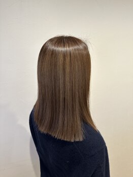 モクベル(mokbell)の写真/〈marbb〉のふんわり泡美容ケアで毛穴もスッキリ。潤い感じる自然なツヤ髪を目指す。