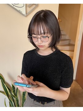 ミラートーク(MIRROR TALK) オリーブベージュ×ウルフカット