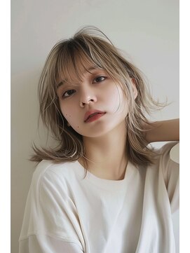 ルアナ(Luana) 透明感クリアベージュセミスタイル