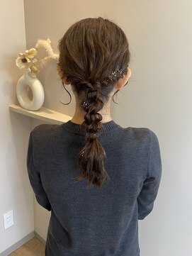 クム(QUMU) 編みおろしヘア◎