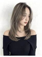 「白髪が気になるか方にオススメコントラスト白髪ぼかしハイライト」