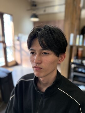 クラッキ ヘアークリエイション(CRAQUE hair creation) 爽やかさ際立つメンズ・ナチュラルセンターパート