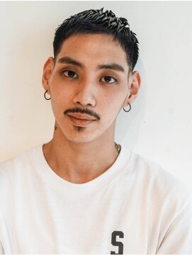 メリケンバーバーショップ コウベ(MERICAN BARBERSHOP KOBE) ネープレス刈り上げウェットショートスタイル@2