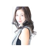 アッシュ、ブラック系　ふんわりヘア