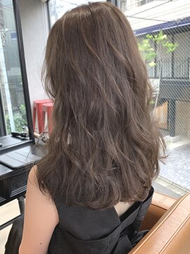 ブラウン(Brown) グレージュ ロングヘア /アディクシーカラー
